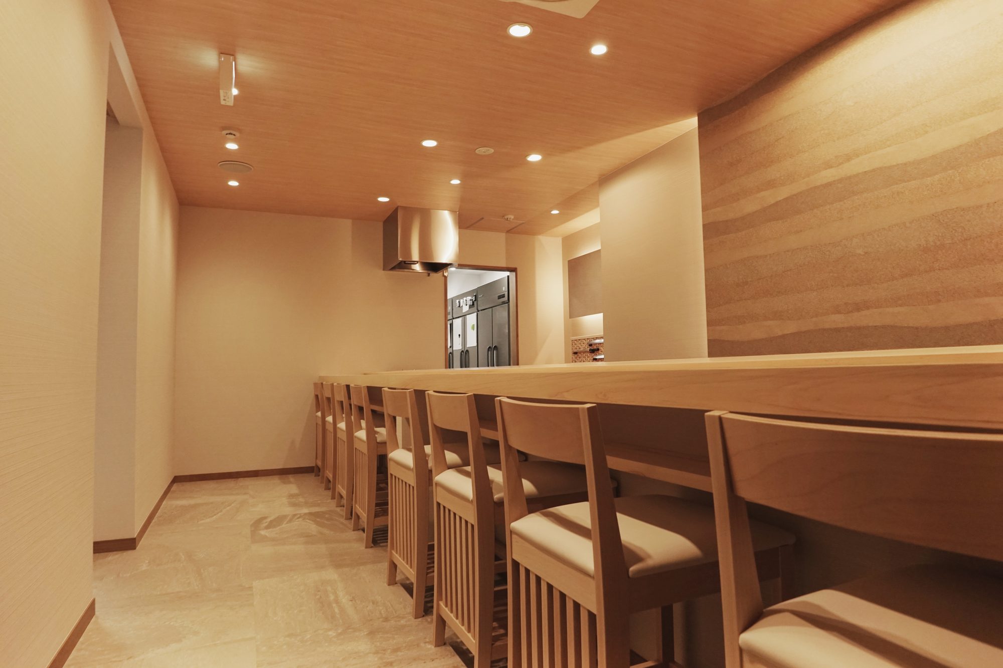 鮨さくらの店内